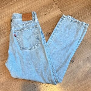 Levi's Premium 501 Women Straight Jeans in Light Blue